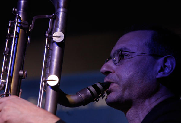 Ben Goldberg live in 2011.