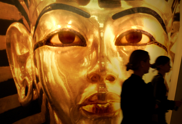 Visitors at LACMA's King Tut exhibit.